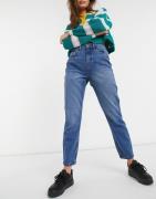 Noisy May - Isabel - Ankellange blå mom-jeans i stift denim