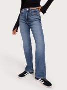 Only - Straight jeans - Medium Blue Denim - Onleverly Mw Mini Bootcut Dnm CRO18 - Jeans
